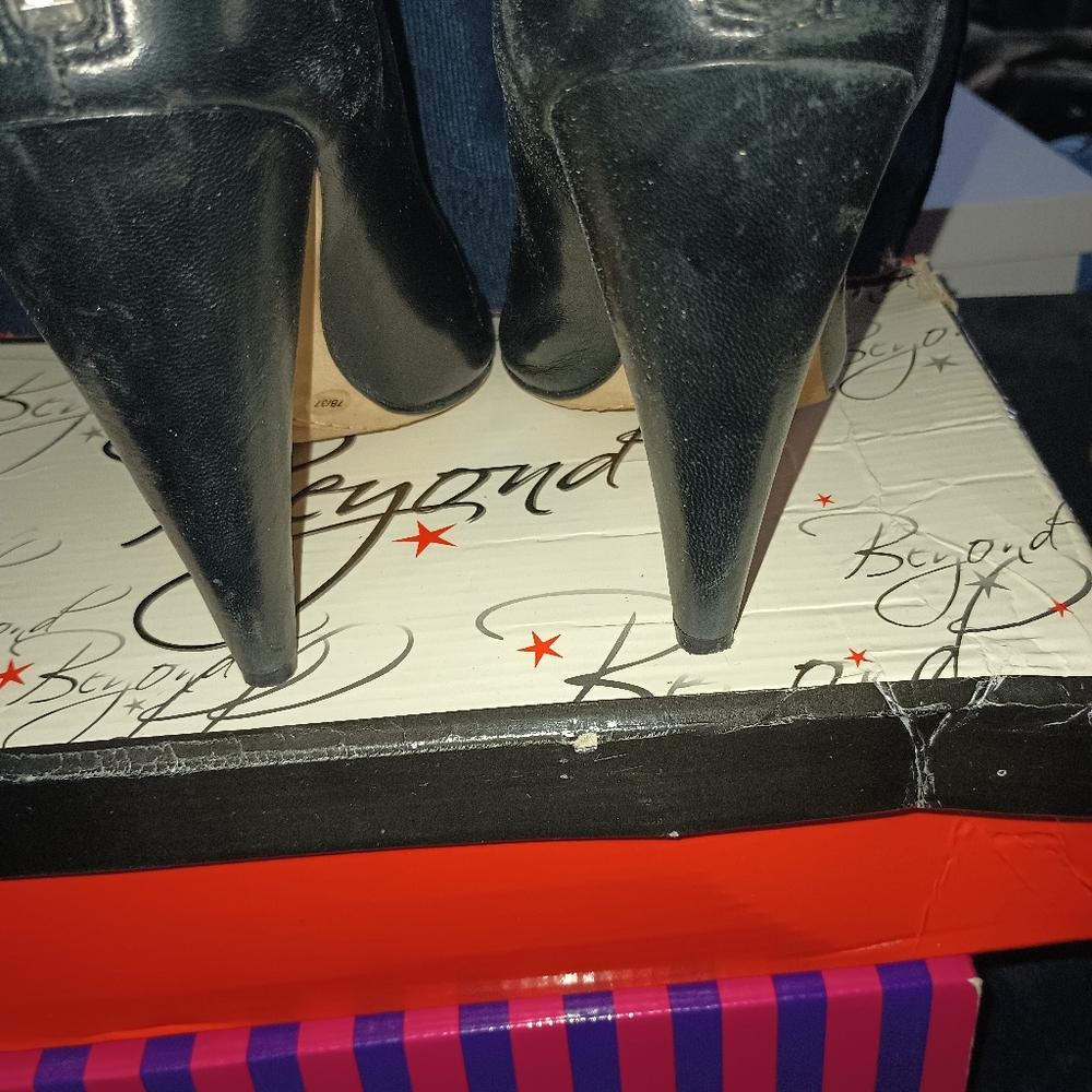 Shoes - Picture 2 of 2